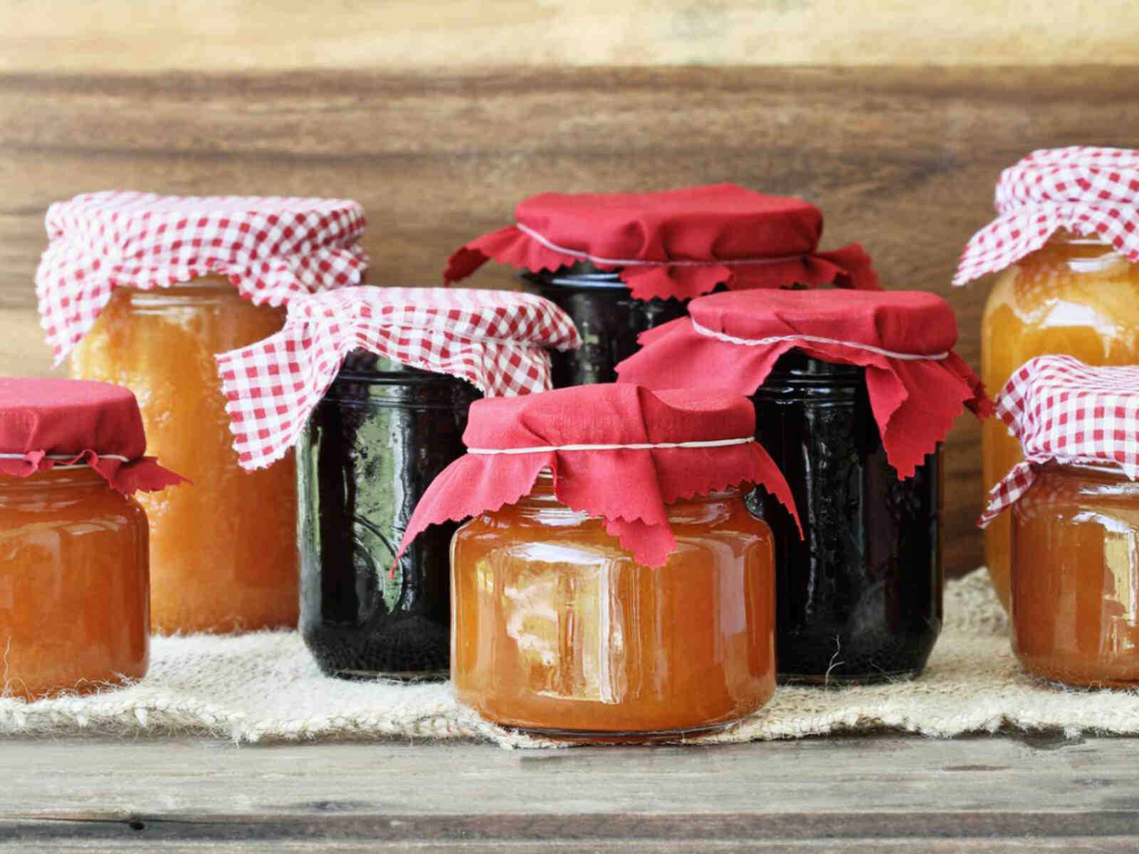 Quel est le pourcentage de sucre dans les confitures ?